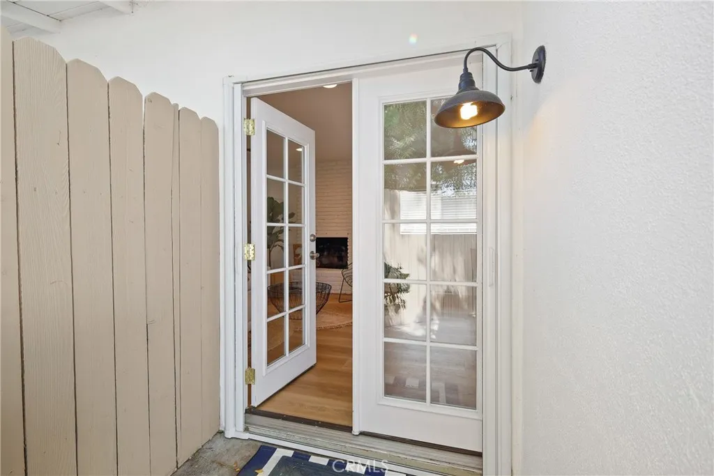 2482 New York Drive, Altadena, California 91001 home-pic-19